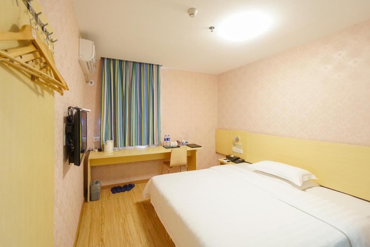 Jia Mei Xin Holiday Hotel Baiyun Airport Branch Guangzhou Exterior foto